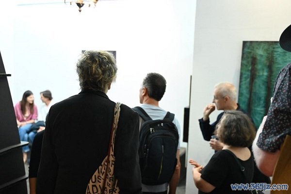 “Nel Mezzo”：第三届意大利现代艺术交流展于佛罗伦萨认真开幕