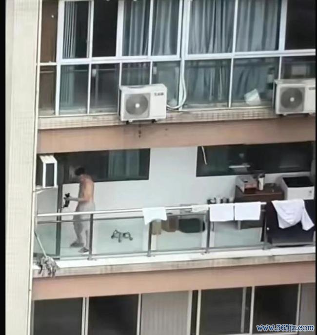 “山姆打包哥”被曝伪装领养虐杀动物 全网盛怒警方介入